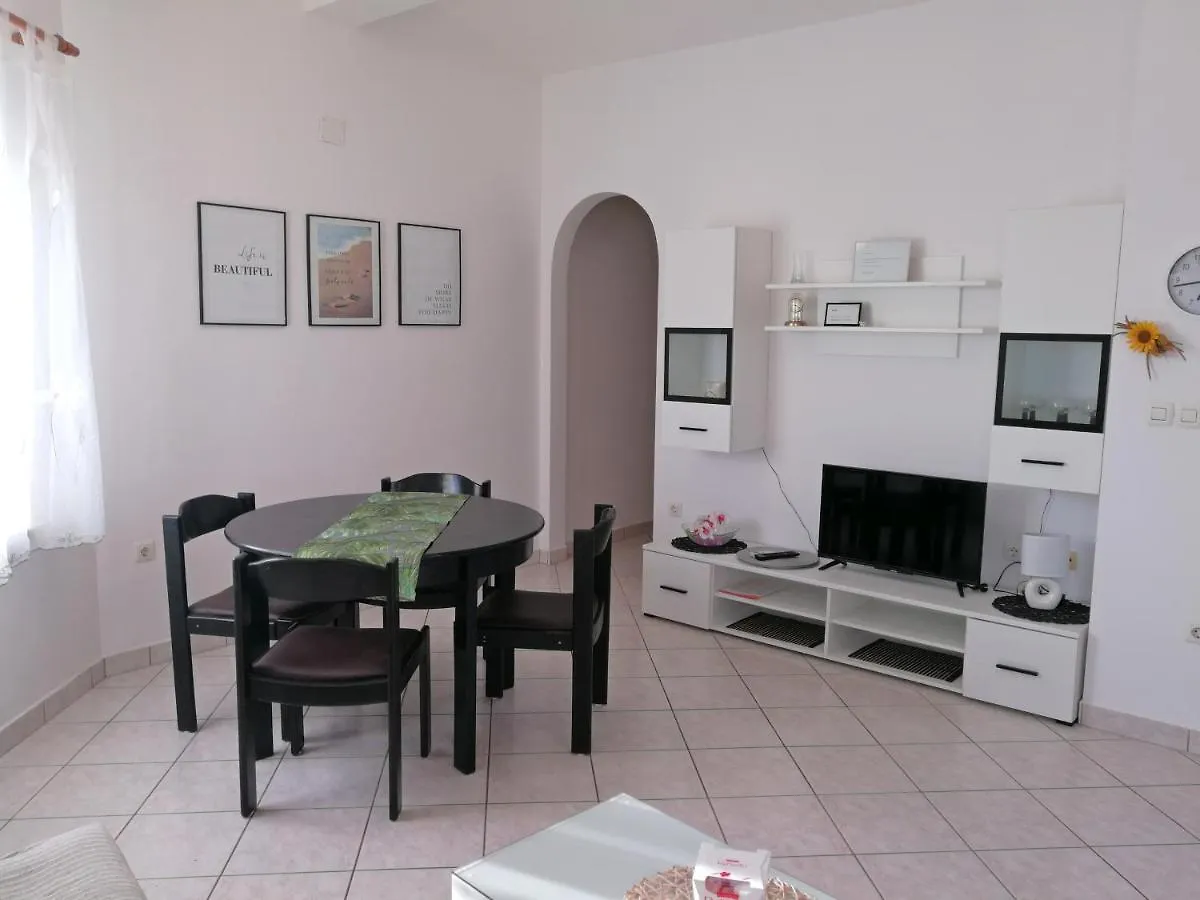 Apartments Ines Medulin