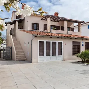  Apartment Antonio