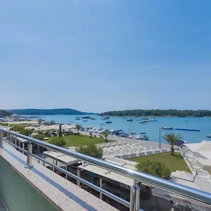  Apartment Riva